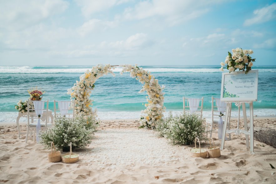 BLISSFUL_WEDDING_2024_-_2025_-_Bali_Beach_Elopement1_page1_image1