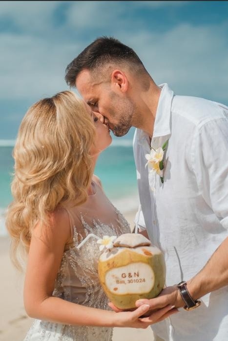 BLISSFUL_WEDDING_2024_-_2025_-_Bali_Beach_Elopement1_page1_image4