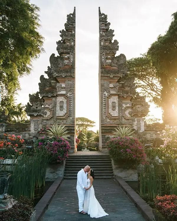 BLISSFUL_WEDDING_2024_-_2025_-_Nusa_Dua_Elopement1_page1_image2