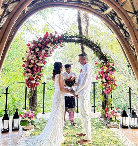 BLISSFUL_WEDDING_2024_-_2025_-_Ulaman_Bali_Elopement1_page1_image2